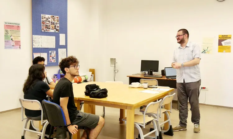 Shakespeare Unscripted: A Practical Introduction to Performance with Dr. Kahrić