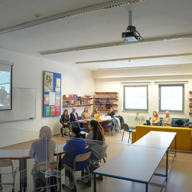 Müfredattan Kariyer Yollarına: ELIT ve ELT, Show & Tell Oturumunda Geleceğin Öğrencilerine İlham Verdi